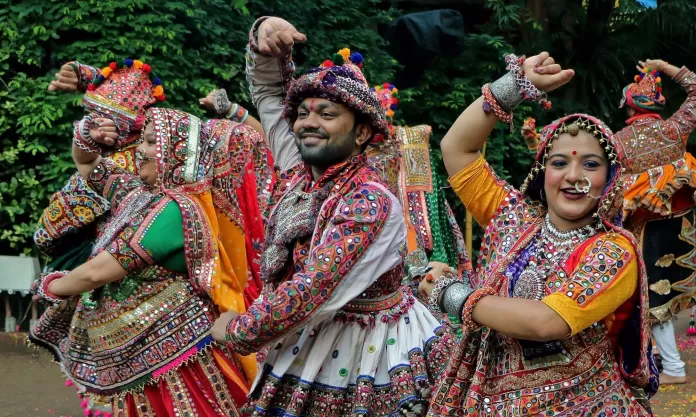 Garba organized for cancer victims in Rajkot