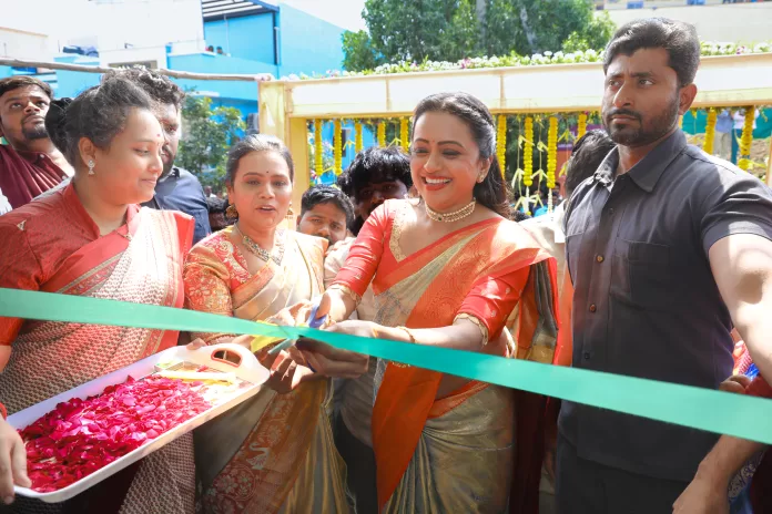 Aishwarya Silks Unveils Its New Showroom in Shankarpally