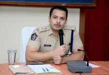 ఐపీఎస్ పోస్టుకు సిద్ధార్థ్ కౌశల్ గుడ్బై..! |రెడ్బుక్ వేధింపులే కారణమా? ఐపీఎస్