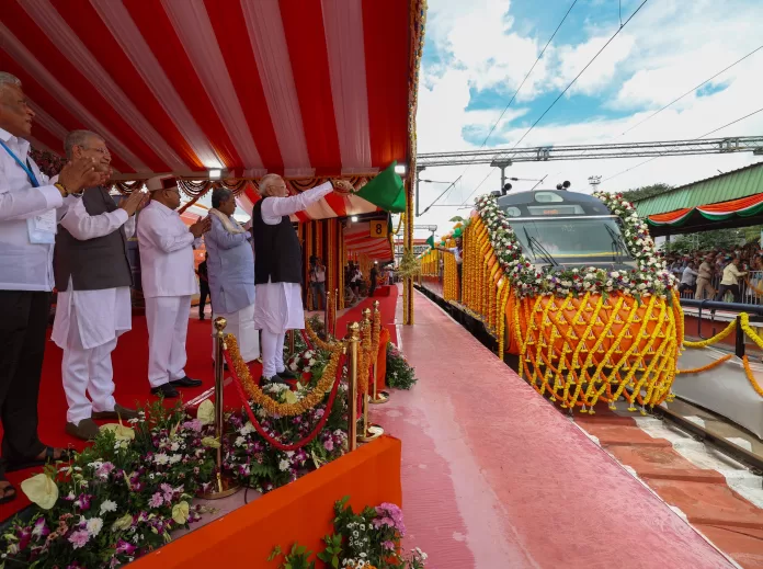 PM Modi inaugurates Vande Bharat