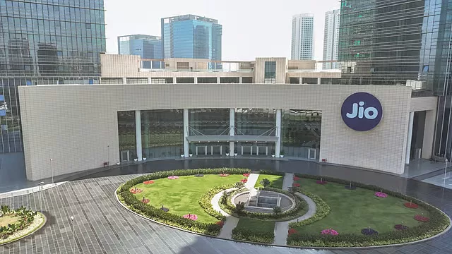 Jio Digital Services Q1 FY27 5G and Fixed Broadband subscriber growth Jio Platforms Q1 FY27 revenue and EBITDA growth chart
