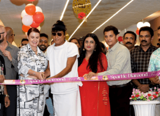 Cristiano Ronaldo's Sister Elma Aveiro Visits Chemmanur International Jewellers, Keralam